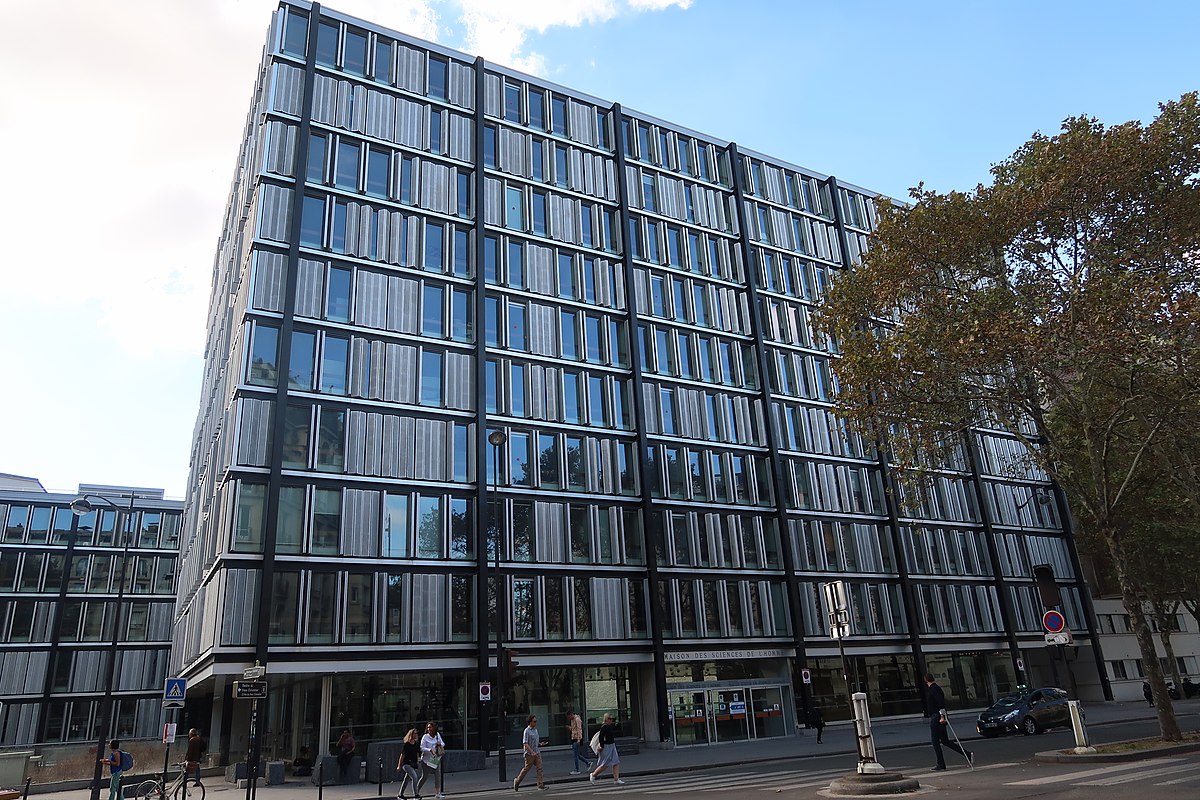 In 1963 Braudel founded the Maison des sciences des l'Homme, a reasearch center in Paris where new interdisciplinary approaches to history were put to work.